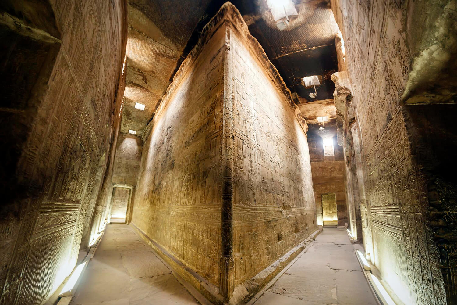 inside-edfu-temple-edfu-town-egypt